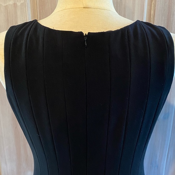 Dress - Picture 5 of 5